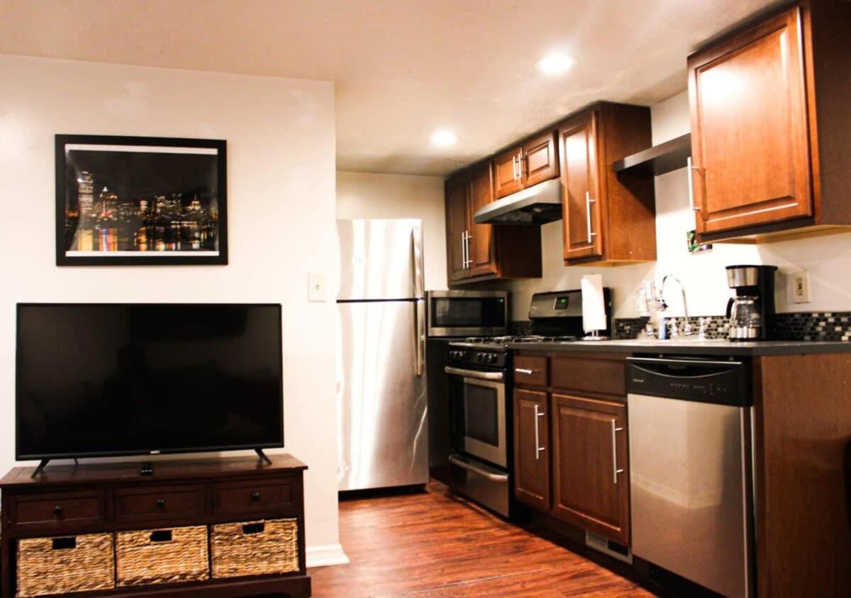1 Bed Apt - Amazing Location 1 Block To Carson St Pittsburgh Extérieur photo