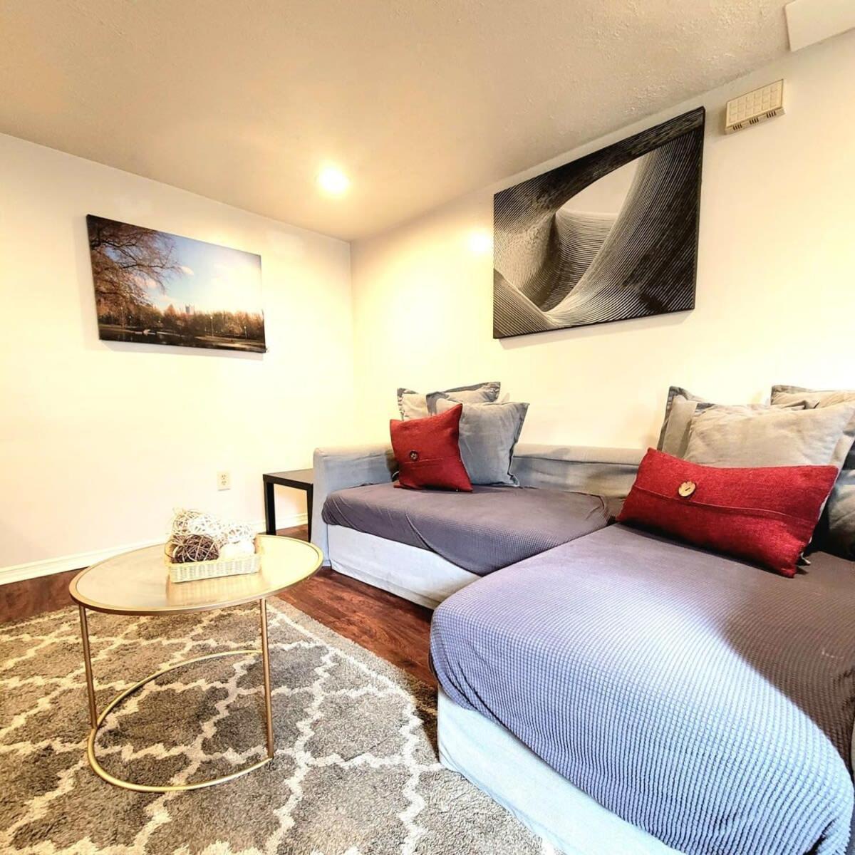 1 Bed Apt - Amazing Location 1 Block To Carson St Pittsburgh Extérieur photo